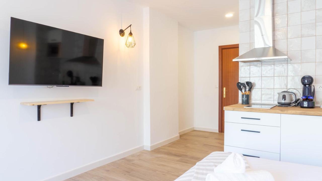 Apartment Carihuela Beach Malaga Торремолинос Экстерьер фото