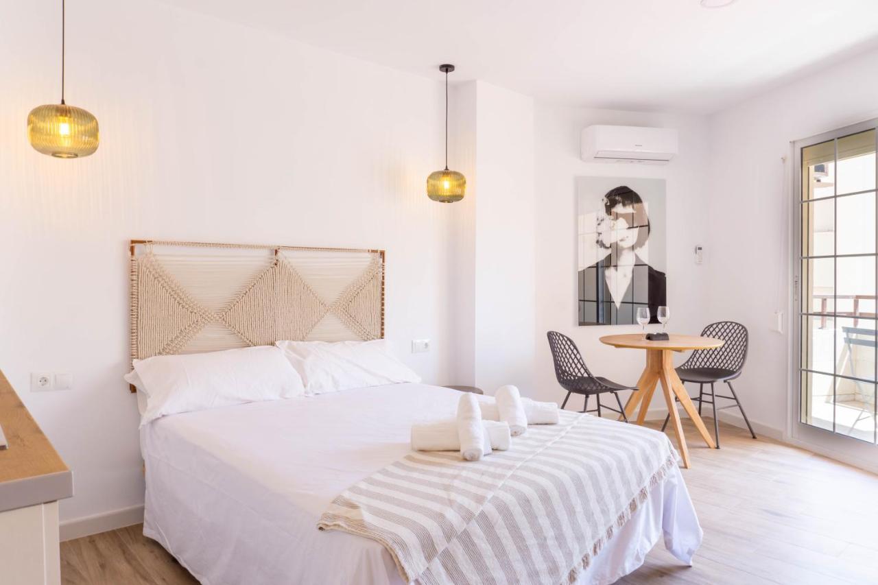 Apartment Carihuela Beach Malaga Торремолинос Экстерьер фото
